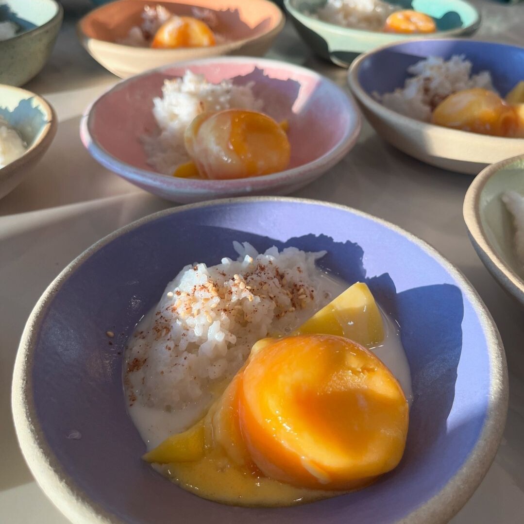 Chaokoh_UK's tweet image. This has us seriously craving some creamy mango sticky rice 🍚🥭

📷 IG: /chefcollinsevents

#chaokoh #coconutmilk #mangostickyrice