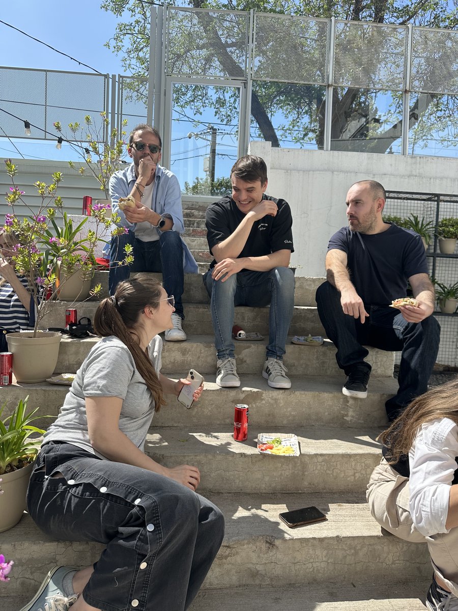 bitlogicos's tweet image. spring mood en nuestra casa y que lindas vibessss 🌼🌞💛

#InCodeWeTrust #BitDifferent #Bithouse