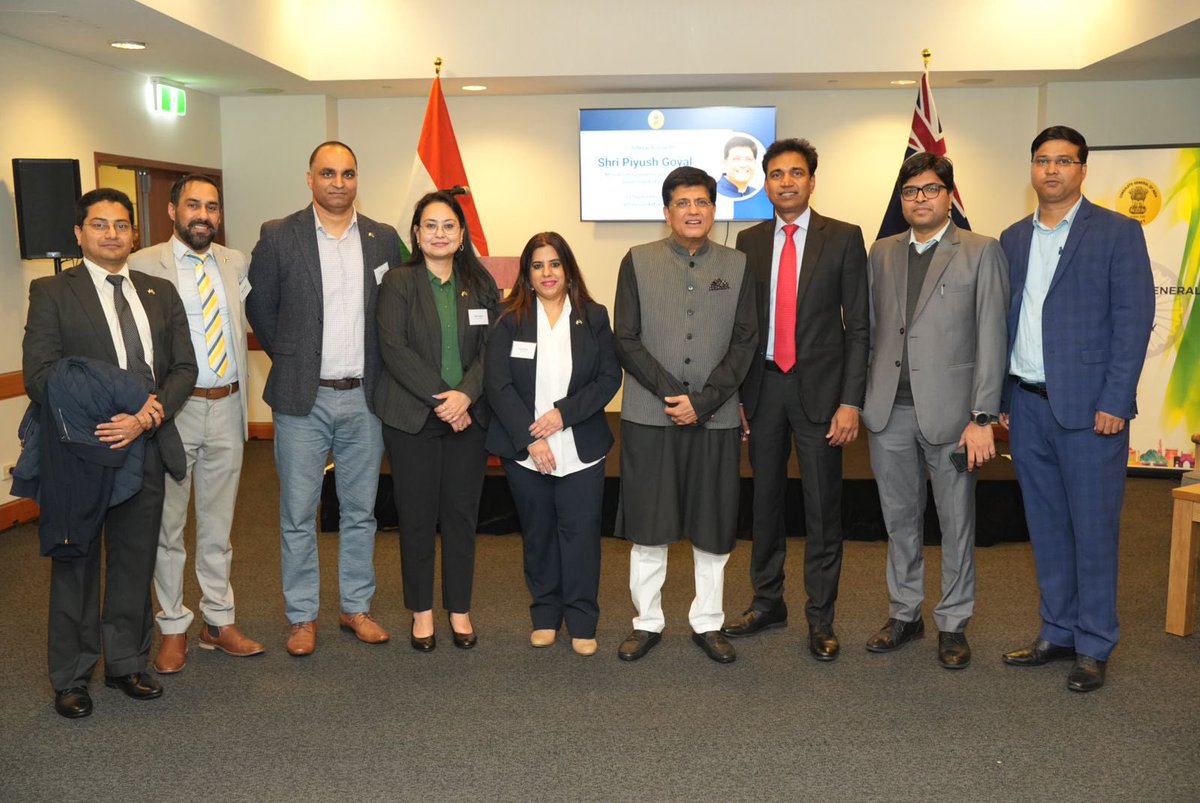 PiyushGoyal's tweet photo. A wonderful evening with eminent members of the Indian diaspora in Sydney. 

Their contributions to the Australia-India relationship are truly remarkable and their success stories are the golden threads in the fabric of our strengthening bilateral relations. 🇮🇳🇦🇺 https://t.co/EiHR5ZAW8C
