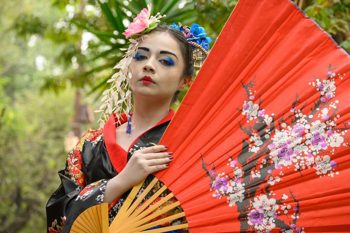 yumabellanoir's tweet image. "Don’t be afraid of color! Use complementary colors to create a balanced and eye-catching outfit. 🎨👗
#ColorTheory #FashionTips #StyleWithColors #FashionColorTheory #BoldFashion #ColorfulOutfits #ComplementaryColors #FashionInspiration #EyeCatchingStyle