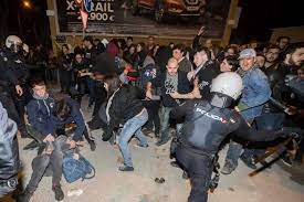 El Sr Bernabé se gastó más de 2,2M de € extras para que la policía apaleara a los vecinos que defendimos el soterramiento, que el se apropia como propio.
VERGÜENZA !!!