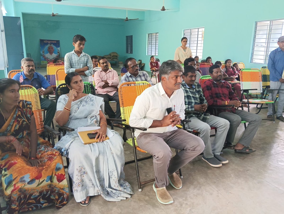 aclbkhammam's tweet image. 21/09/24:

Visit to Bhimavaram GP,Yerrupalem 
#AAPC works and Parent teacher review in the interstate border GP of district.

@TelanganaCS
 
@TelanganaCMO
 
@Bhatti_Mallu
 
@mpponguleti
 
@Tummala_INC
@Collector_KMM 
@EduMinOfIndia 
@TSEduDept