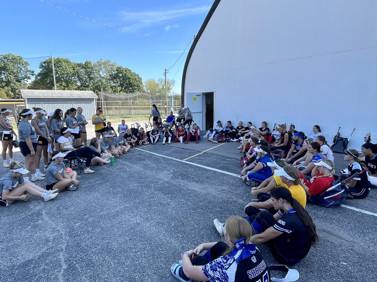 This past Sunday Isabel McCune, Ava Burkhart, Madi Barkan, MJ Mastrodonato and Leah Page all attended West Liberty’s Softball Camp. Thank you to coaches for a wonderful camp.  

<a href="/SaraPelegreen/">Sara Pelegreen</a> <a href="/WLU_Softball/">West Liberty Softball</a> <a href="/CoachWelsh_WLU/">Jim Welsh</a>