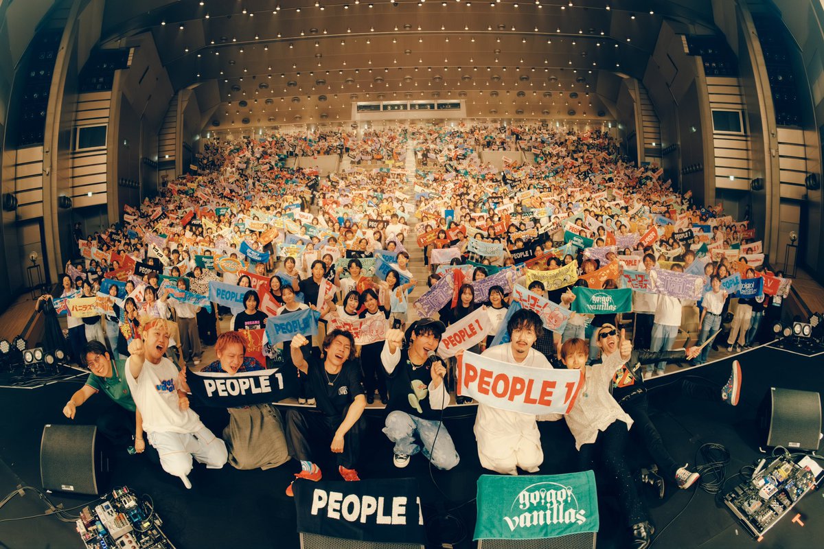 mirrorballLab's tweet photo. 9/23(月祝)
MIRRORBALL Lab vol.2

たくさんのご来場
ありがとうございました！！
金沢のみなさんが繋いでくれた「縁」

とんでもない最高の夜になりました。

NEXT....vol.3 or PARADE????

#ミララボ
#gogovanillas 
#PEOPLE1 https://t.co/XICwKF0zil
