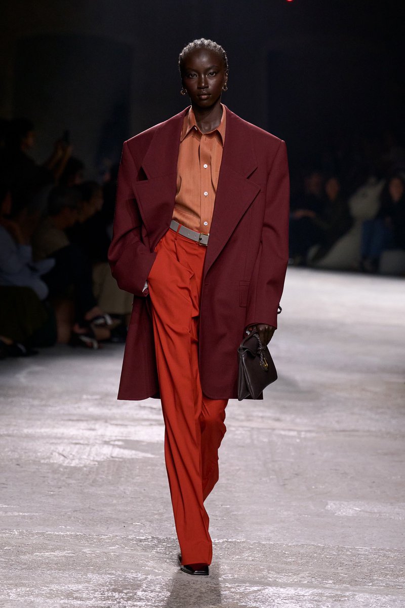 jacquemusx's tweet photo. Anok Yai for Bottega Veneta SS25 ❤️ https://t.co/etlk9ASqyI
