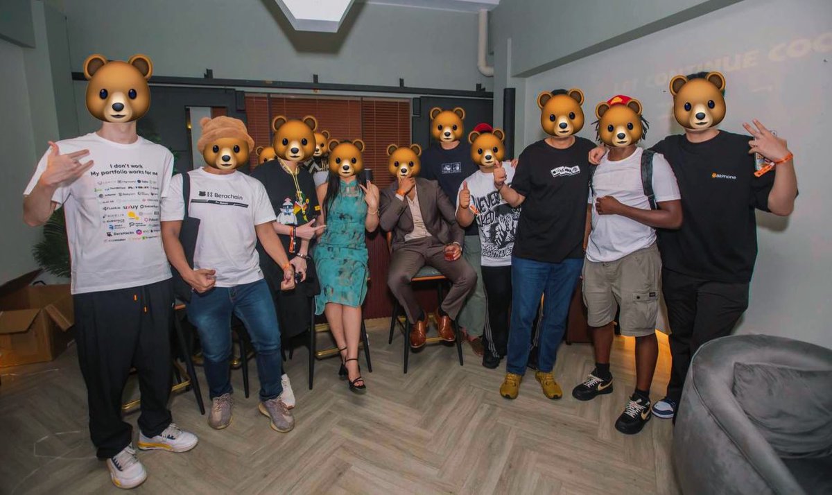 SynapRoot's tweet photo. 🐻It seems that the blue @berabaddies has taken the mic to introduce #Beraroot!
💙Yep, we luv u too—like fake people luvs a fakechain!
💙Can't wait to see you all again!
🔵OogaBooga https://t.co/jhO59Deizt