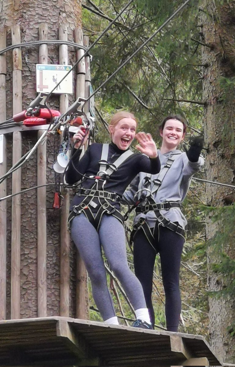 STMGeog's tweet photo. #dreamteam on Year 13 Geography Lake District revision trip! https://t.co/Ku3FNw1U0g