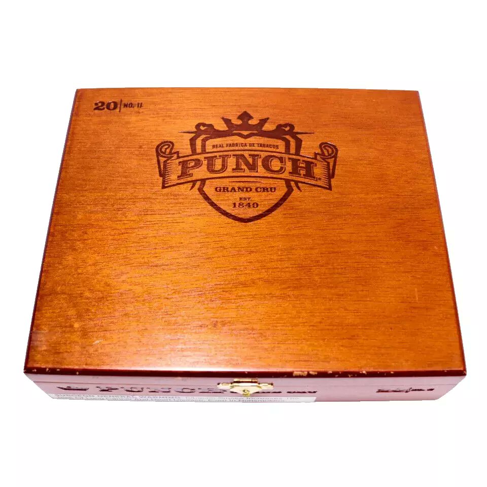 QualityCigarBox's tweet photo. Presenting the Punch "Grand Cru" wooden cigar box. Bright, amber stain with a natural interior. It is easily customized to make an array of different craft kits, decor pieces, gifts, and more!
#crafting #diycrafts #upcycle #hobby #collection @ebay

https://t.co/hx0S9ZLJGi https://t.co/qgJ7pHOUmd