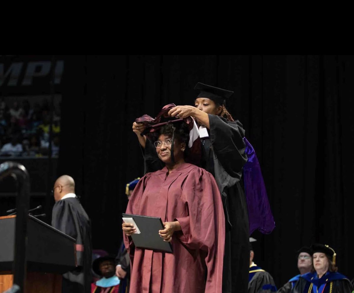 This month's Editors' Blog post is from our new Managing Editor, Lyra Thomas. Get to know Lyra a bit with their own words. nclr.ecu.edu/2024/09/22/the…