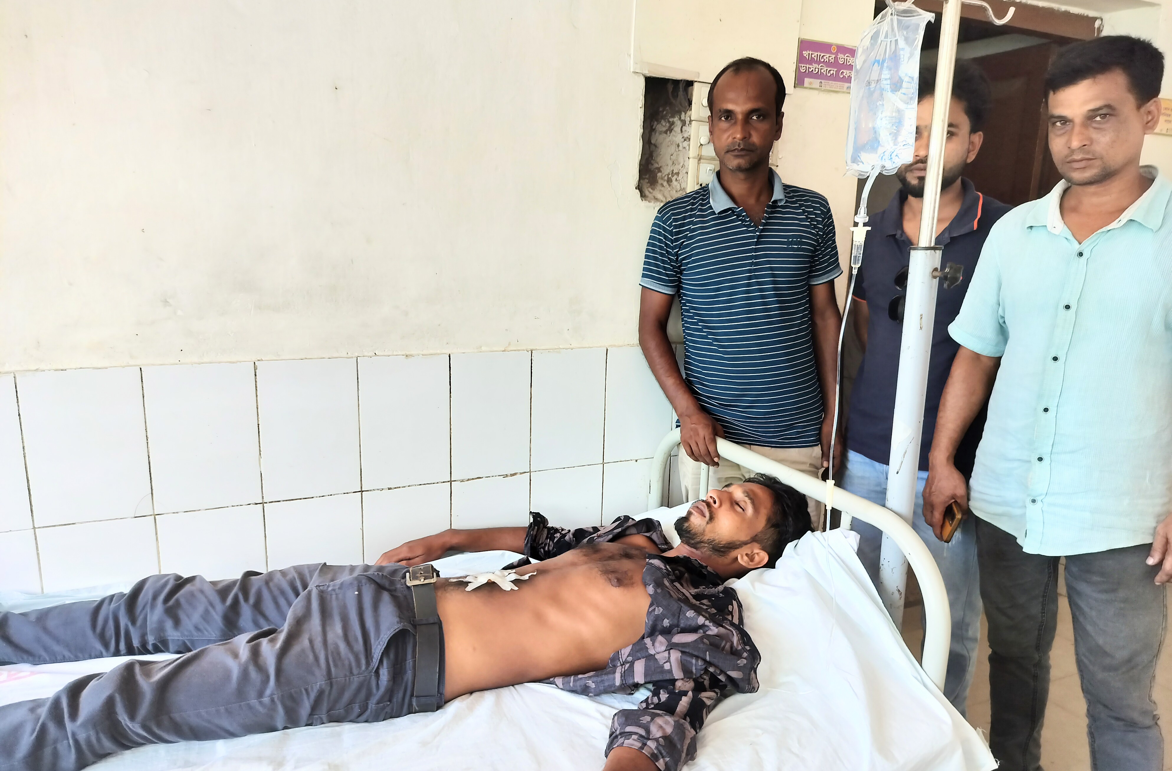 সরিষাবাড়ীতে যুবলীগ নেতার ছুরি’কাঘাতে ছাত্রদলের নেতা হাসপাতালে