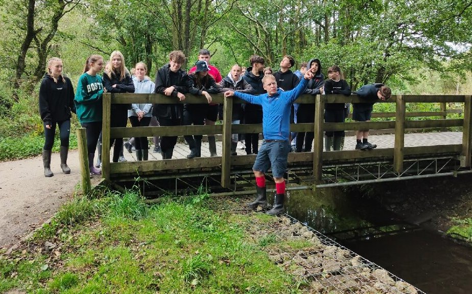 STBoughey's tweet image. 🌟 Y11 Geography students rocked their fieldwork at River Dane in the Peak District! Led by Mr O'Connor &amp;amp; Mr Gibson, they explored how river processes shape the river downstream. Fantastic weather, brilliant students, and top-notch Geography! 🌊📚 #GeographyRocks #RaiseTheBar25