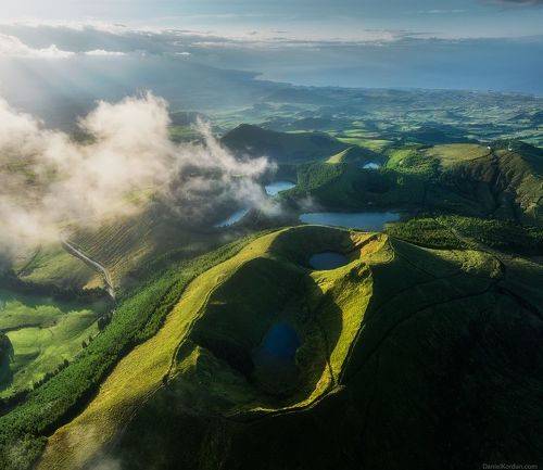 35PHOTO_main's tweet photo. Azores islands https://t.co/spWvn0hTzy https://t.co/S2ubRWTOkY