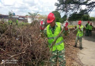 El pueblo se organiza para recuperar sus infraestructuras físicas de educación, ante el bloqueo del imperio y sus medidas coercitivas unilaterales para dañar a la población.
#BricomilesEnAcción !

#IntegrarEsVencer