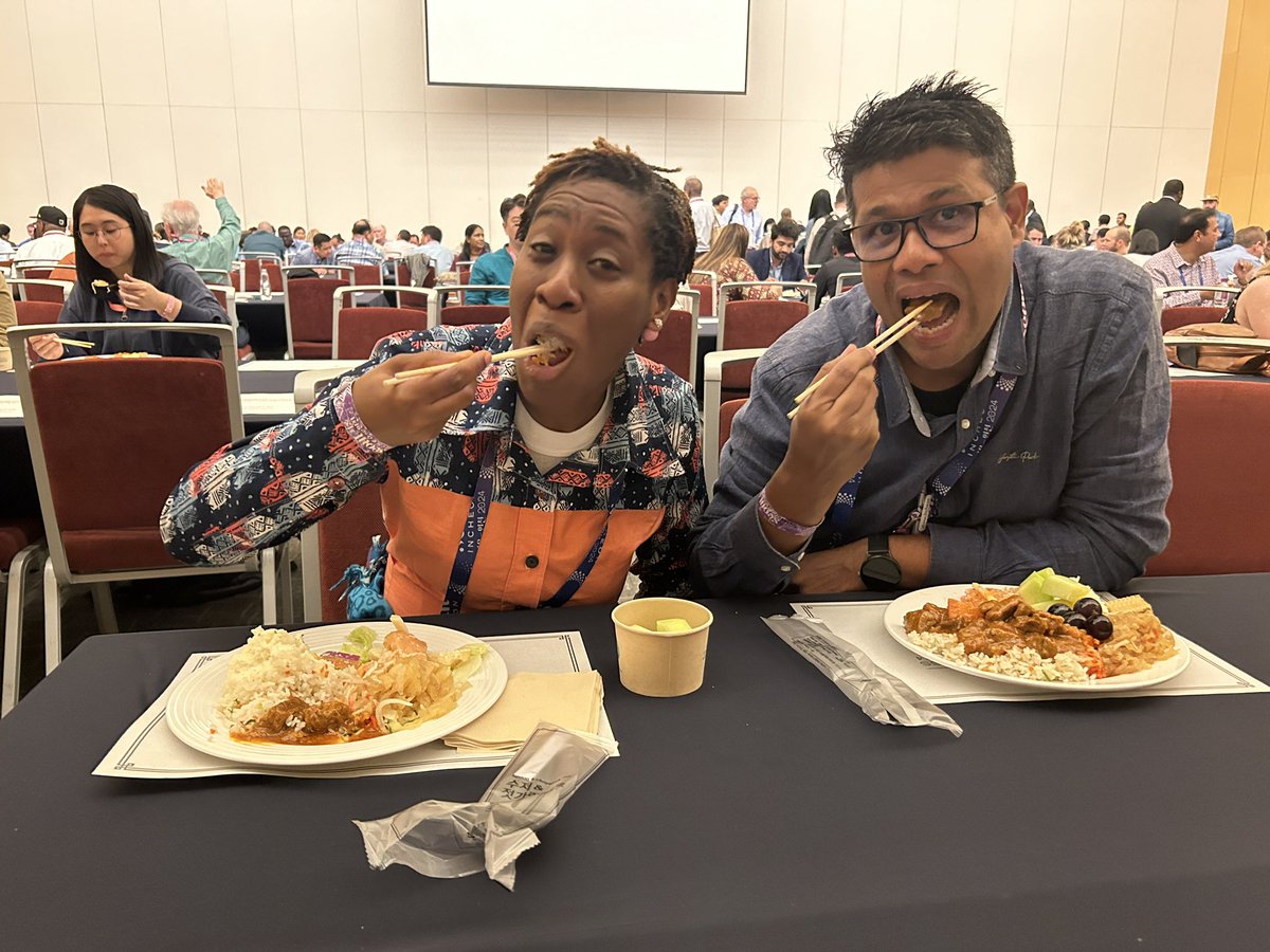 markonerock's tweet image. In Korea, where I get to see and old friend from Bangladesh teach an old friend from Ghana how to use chopsticks.  🇧🇩 + 🇬🇭 = 🥢
