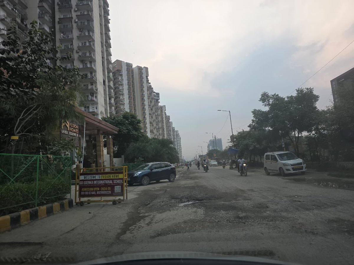 MyFusionHomes's tweet photo. @OfficialGNIDA when will you repair the roads? The rains have stooped?
These potholes are high risk for vehicles 🚗. Two wheelers skid and accidents are happening. The road is no more a road @nefowaoffice @tricitytoday @HTNoidaGzb @TOINoida @motherlandpost1 
Fix these ASAP https://t.co/68WdcSeGvC
