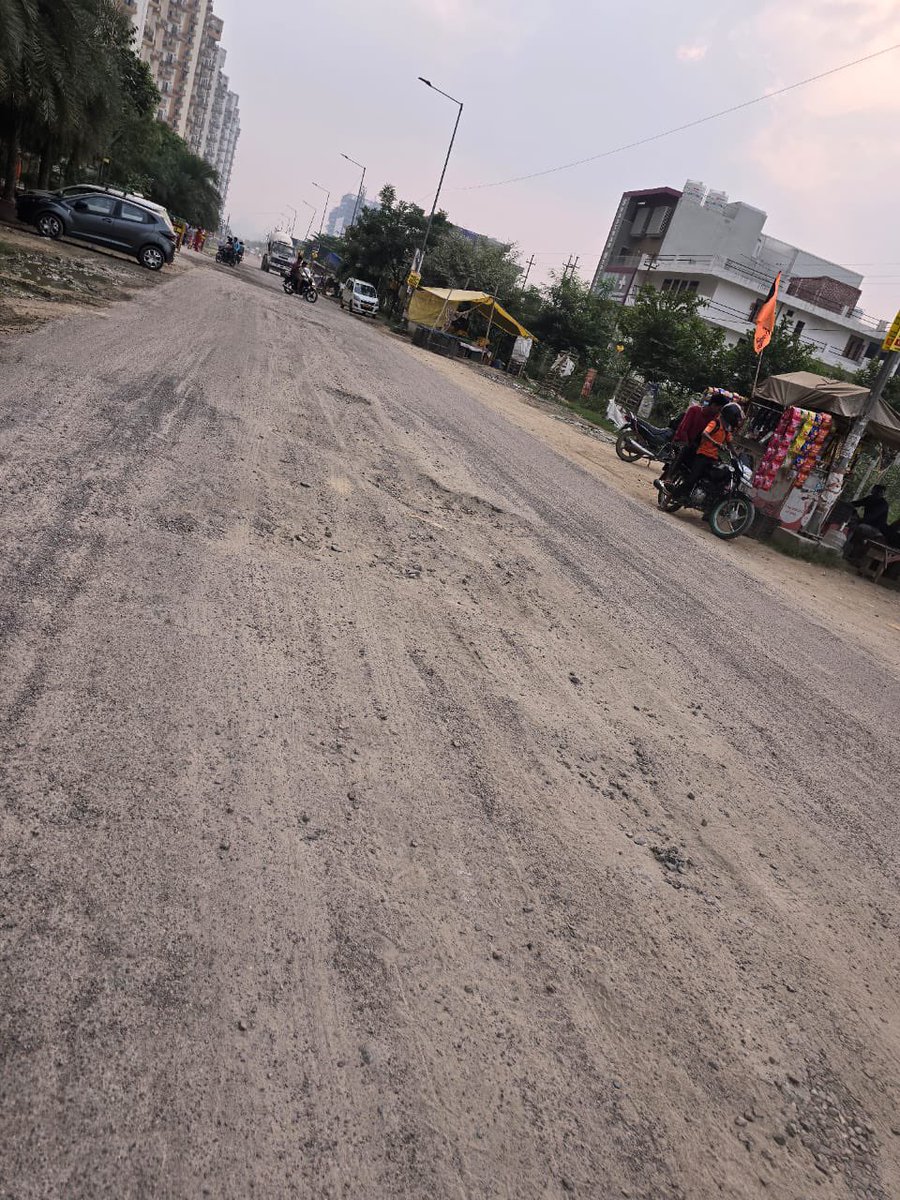 MyFusionHomes's tweet photo. @OfficialGNIDA when will you repair the roads? The rains have stooped?
These potholes are high risk for vehicles 🚗. Two wheelers skid and accidents are happening. The road is no more a road @nefowaoffice @tricitytoday @HTNoidaGzb @TOINoida @motherlandpost1 
Fix these ASAP https://t.co/68WdcSeGvC