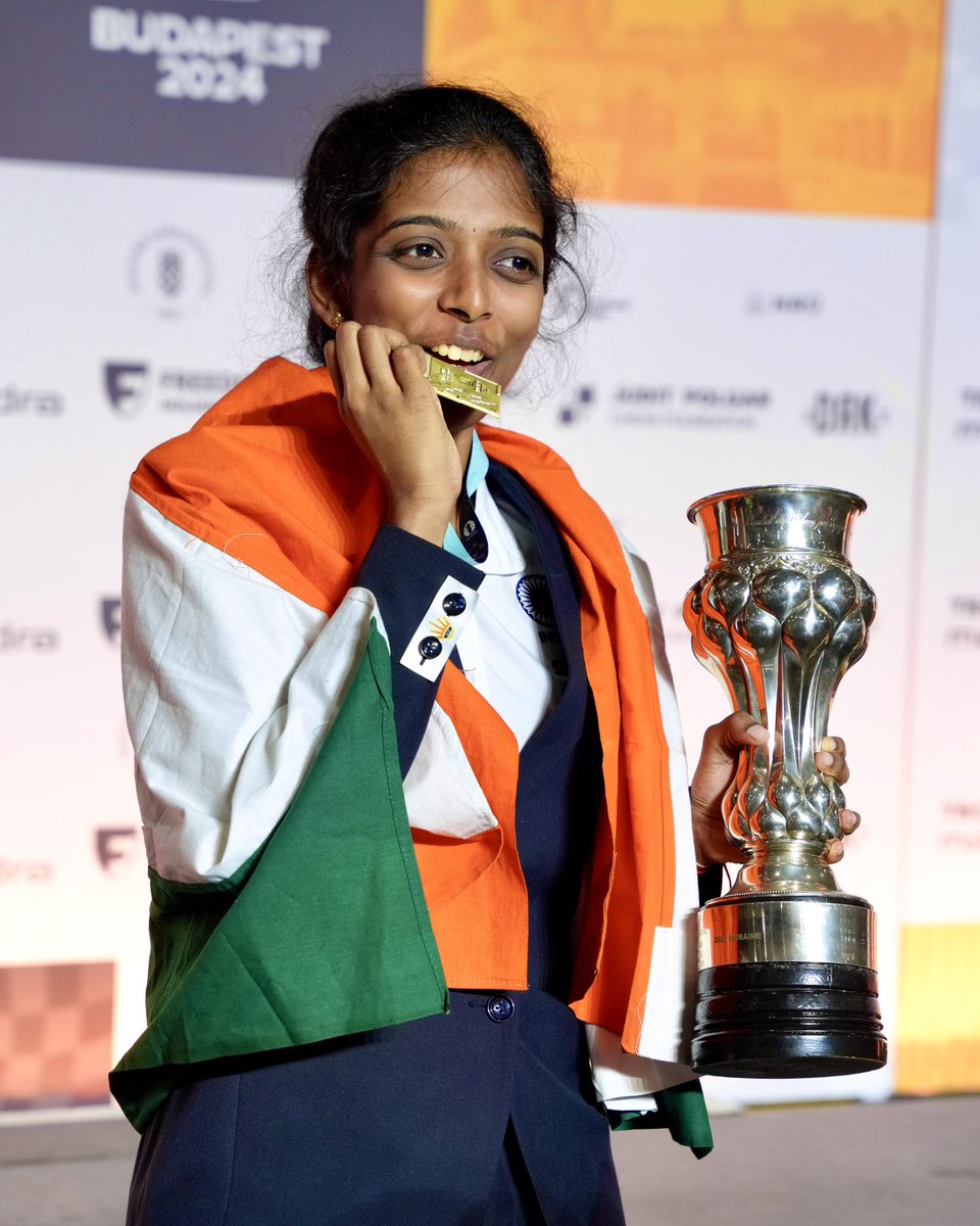 SusanPolgar's tweet photo. The greatest 🥇🏆sister-brother🥇🏆 duo in chess history! 🇮🇳

#FIDE100 #BudapestOlympiad 

@FIDE_chess @aicfchess @WOMChess @rpraggnachess @chessvaishali https://t.co/o71McebN8o