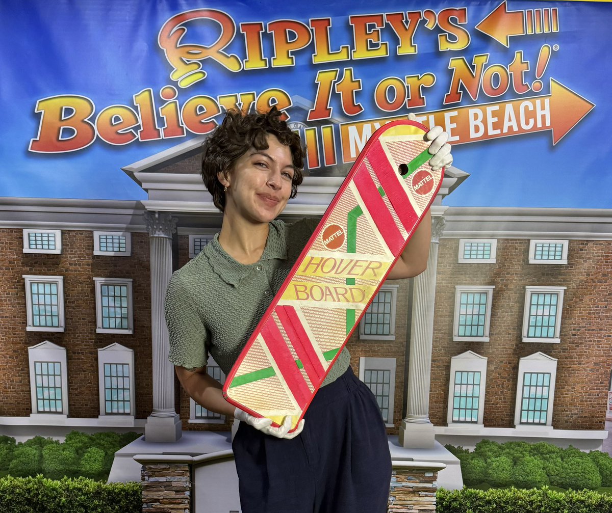 Marty McFly (with Hover Board, 2013), image size:1200x1007