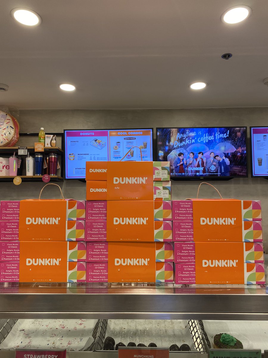 acetwtts's tweet photo. Y’all once again displayed how generous this fandom is. Thank you so much, A’TIN! We have successfully distributed 297pcs of water and 7 dozens of Dunkin’.

KALAKAL LIVE ON ROADSHOW
@SB19Official #SB19 #KALAKAL
#SB19xGLOC9onWishBus https://t.co/SNfXsWmKfs