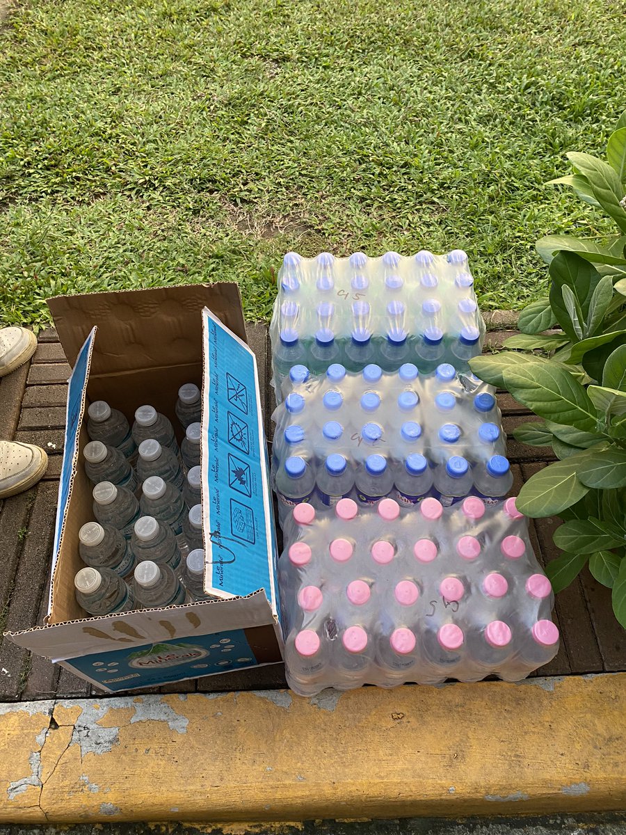 acetwtts's tweet photo. Y’all once again displayed how generous this fandom is. Thank you so much, A’TIN! We have successfully distributed 297pcs of water and 7 dozens of Dunkin’.

KALAKAL LIVE ON ROADSHOW
@SB19Official #SB19 #KALAKAL
#SB19xGLOC9onWishBus https://t.co/SNfXsWmKfs