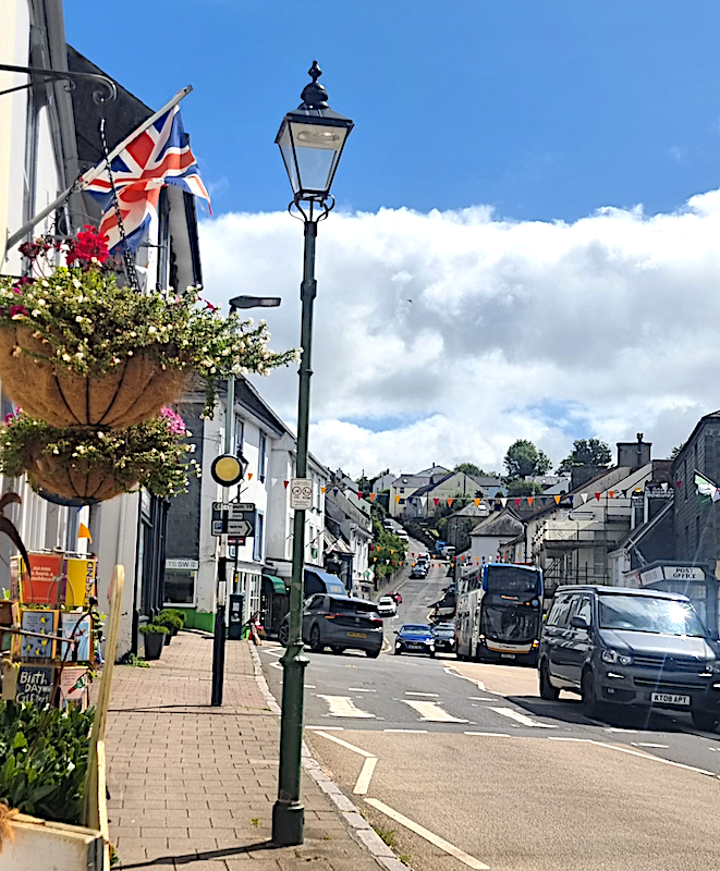 foley_fabian's tweet photo. Did you know... Modbury means "Meeting Place" in old English.

https://t.co/agF3AO0osL
https://t.co/cGP3PgDf3N

 #Devon #England #travelblogging #locationindependent #digitalnomads #workhardanywhere #bookreader #bookstagram #booklover #books #book #bookworm #bookstagrammer https://t.co/1cMpW6sq6E