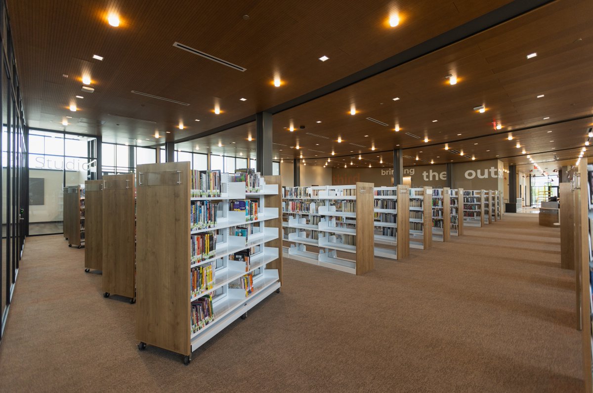 li_tx's tweet photo. Cedar Hill Library ‘2024 Beautify Texas’ Surrounded by the city’s new Signature Park, lush green spaces and nature trails. What an honor to contribute to such an impactful project that will serve as the cornerstone of the community for years to come! #modernlibraries https://t.co/atSJD4HCLb