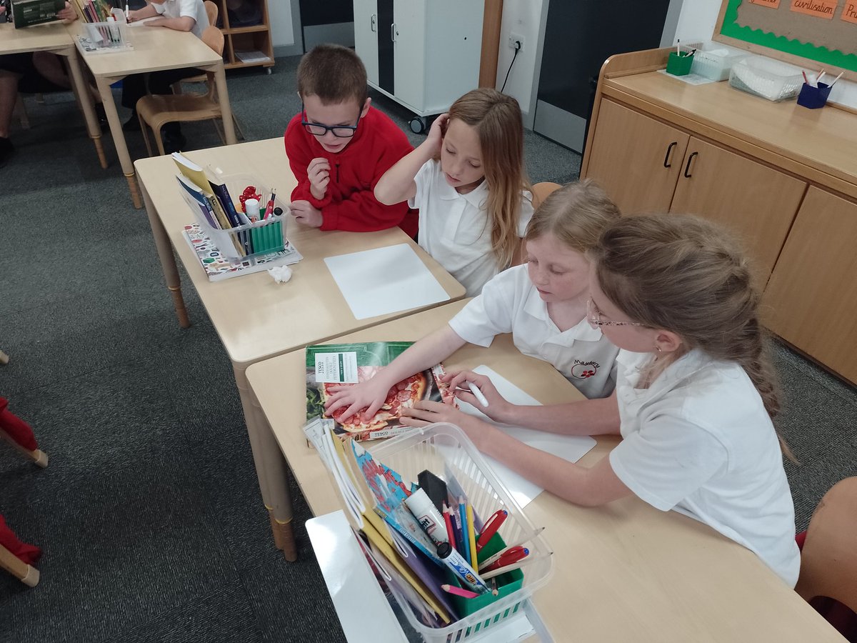 maybury_class4's tweet photo. This afternoon, Year 4 have been investigating pizza boxes to find out what information the packaging includes 🍕📦 https://t.co/LANpXA8yOQ
