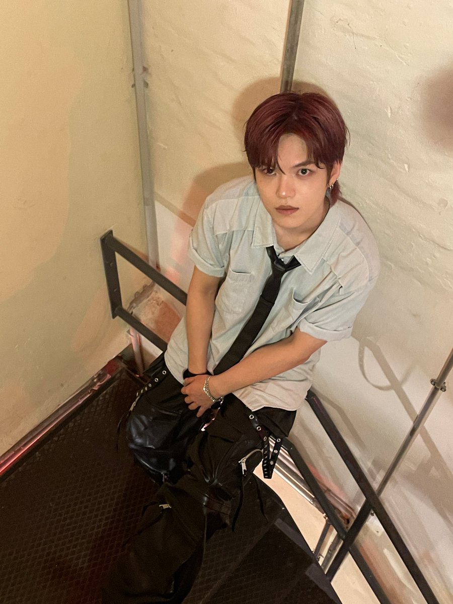 by_verivery's tweet photo. [#계현]

오늘 하루도 고생 많았어요 베러
내일도 화이팅이다👏👏👏👏👏
굿 나잇💜🤍

#GYEHYEON 
#베리베리
#VERIVERY https://t.co/RvnnFUgRU7