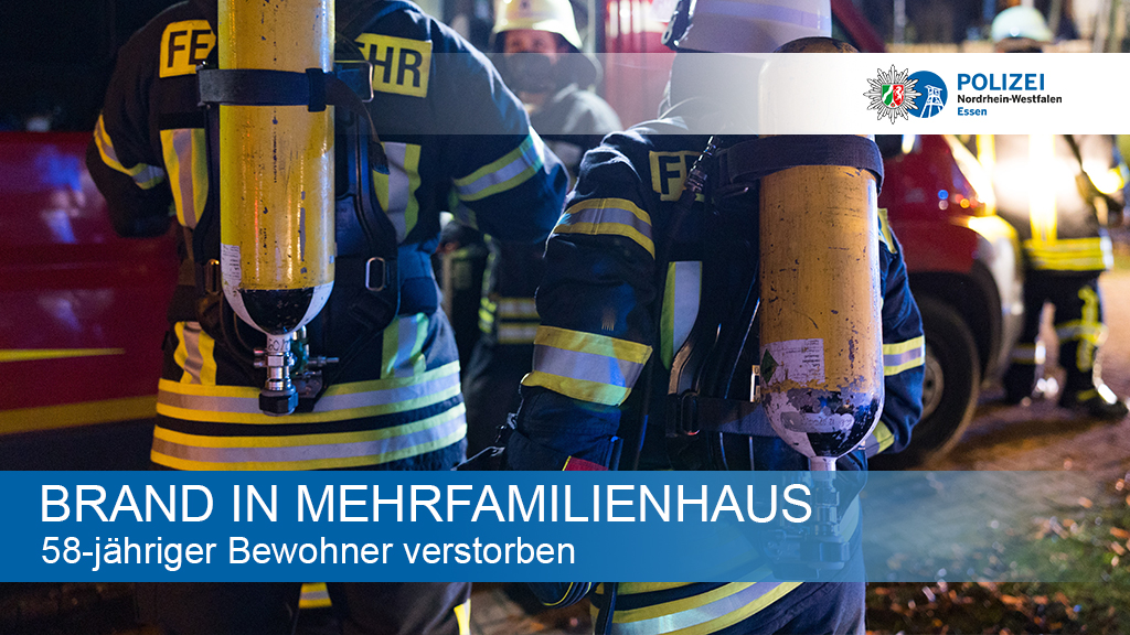 Polizei_NRW_E's tweet photo. Brand in Mehrfamilienhaus - 58-jähriger Bewohner verstorben

Am Samstag (21. September) wurde die Polizei über einen Brand in #Essen #Bochold informiert. Die Feuerwehr gelang zur Brandwohnung, wo sie eine leblose Person auffanden. 

Pressemeldung: https://t.co/X9xbwEdu1p https://t.co/fic58XLN1G