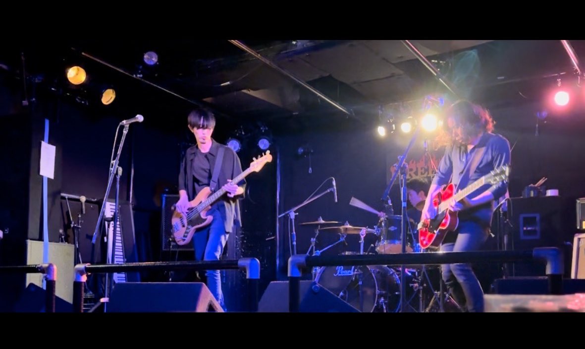 BadraxJP's tweet photo. 【setlist】
2024.09.23（mon） 
新松戸ファイヤーバード

1.blues hole
2.ShotgunDaisy
3.RELIC HEART
4.ナルコス
5.session
6.新しい世界 https://t.co/PBDDFd80CS