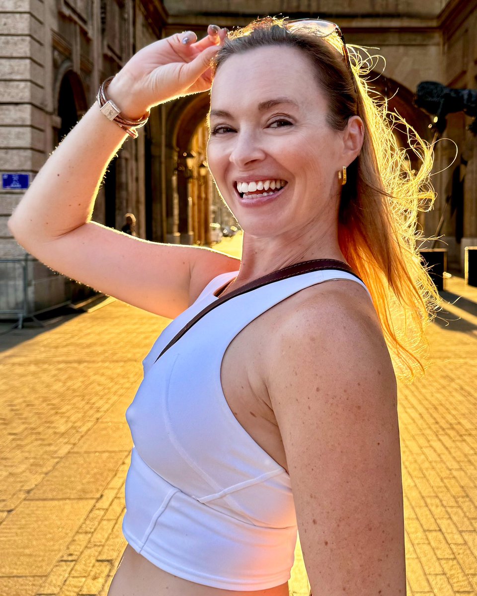 KateMonogamish's tweet photo. Feeling happy today. I honestly hope you are, too! https://t.co/1b0lUlJUsh