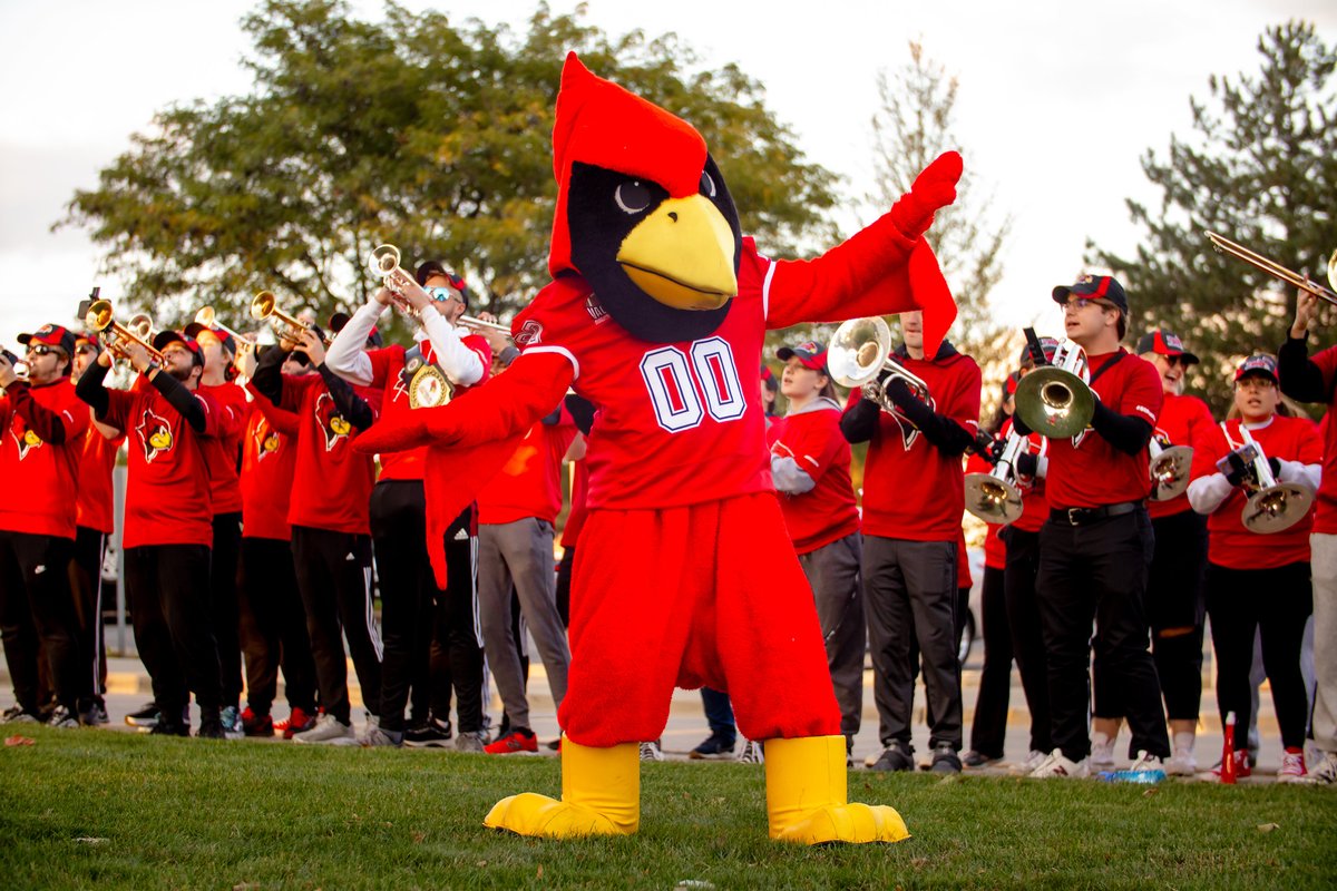 It's officially #RedbirdHomecoming week! We'll see you tonight at the Kickoff and Tree Lighting in Uptown Normal 🎉 More details: homecoming.illinoisstate.edu/events/kickoff…