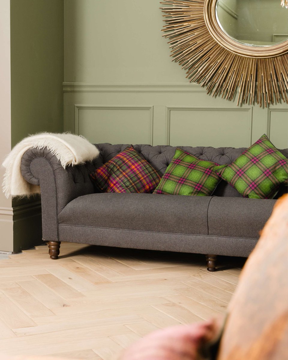 TheBeswickStone's tweet photo. We’re finishing off the new antique collection with our Herringbone Oak #9-2 star.

The stunning raw oak shades of #9-2 meet the dynamic pattern of herringbone in this authentic, hand-distressed floor. https://t.co/etraAKpND5