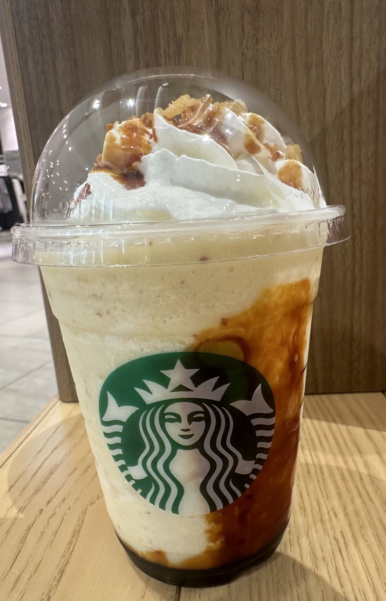スタバの焼き芋のフラペチーノ飲んだ！