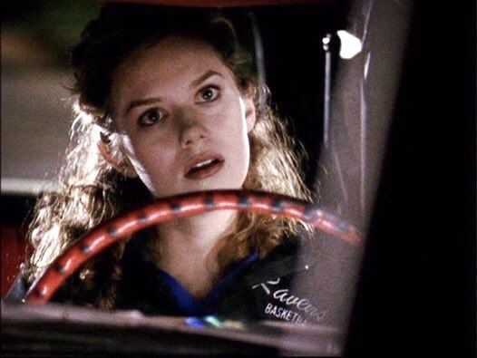 OTHdiary's tweet photo. They started their story with the comet and ended it with the comet. #OneTreeHill https://t.co/PkgXF5WaAP