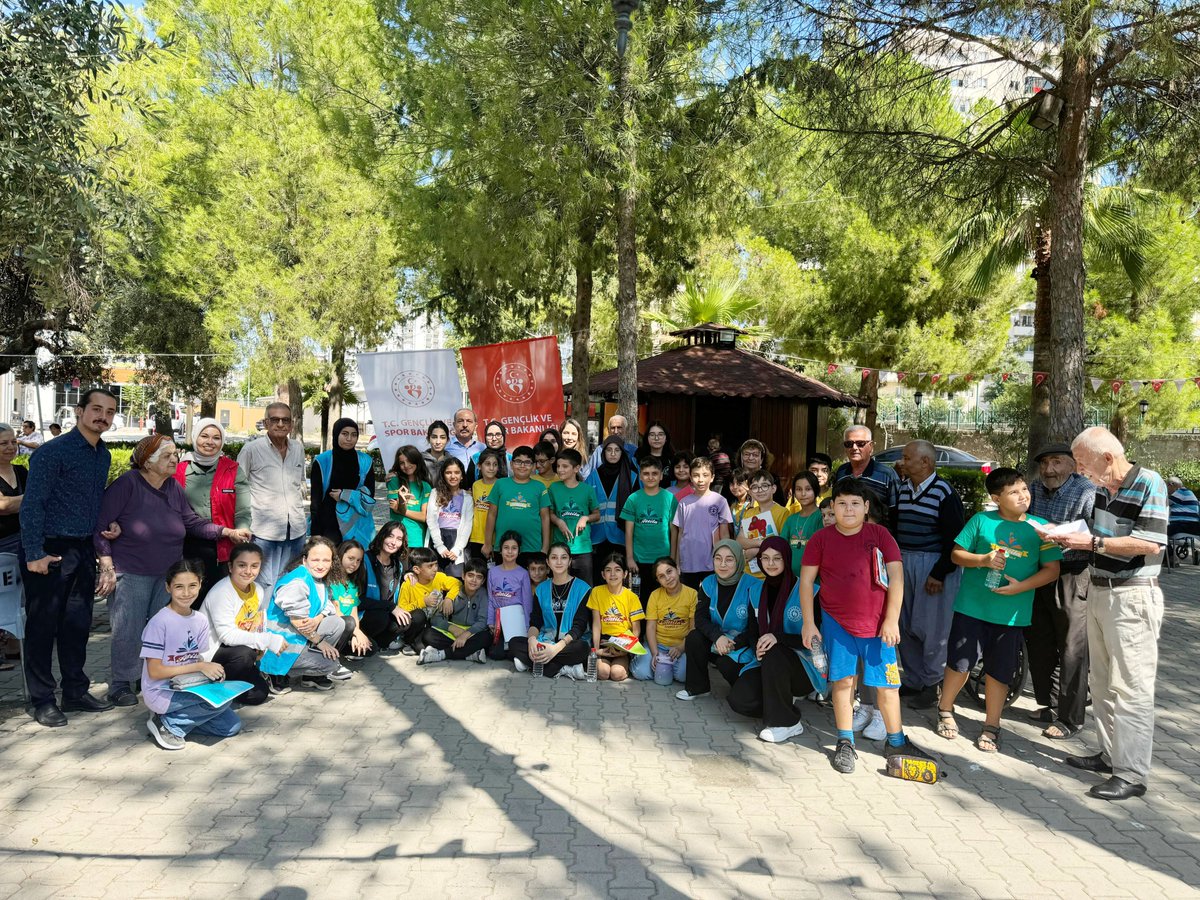 GSB_Adana's tweet photo. Bakanlığımız Eğitim, Araştırma ve Koordinasyon Genel Müdürlüğü tarafından 'Kuşaktan Kuşağa Öğrenme' programı kapsamında Adana Huzurevi sakinlerine yönelik etkinlik; Lise, İlköğretim Öğrencileri ve Gençlik Merkezi Gönüllülerimiz tarafından gerçekleştirildi. https://t.co/ulW0vOYtxq
