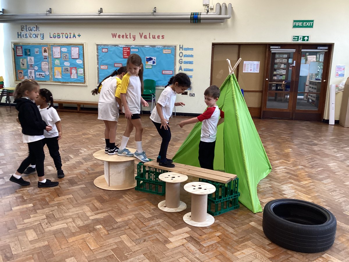 hogarth_the's tweet image. Year 1 exploring the new playground equipment, creating exciting new games to play. #pe #imaginationgames #exploring #w4 #chiswick