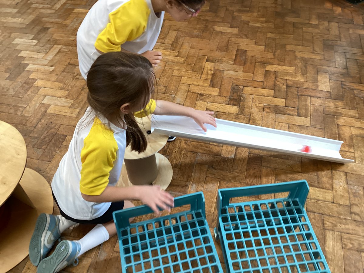 hogarth_the's tweet image. Year 1 exploring the new playground equipment, creating exciting new games to play. #pe #imaginationgames #exploring #w4 #chiswick