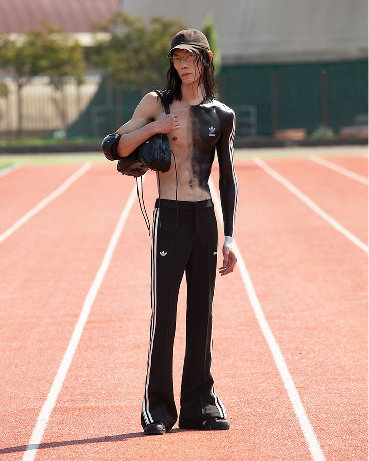 mmscene's tweet image. #MFW witnessed a spectacular blend of irony and fashion with #Avavav’s Spring Summer 25 collection: malemodelscene.net/menswear/avava…

Photo Courtesy of © Avavav