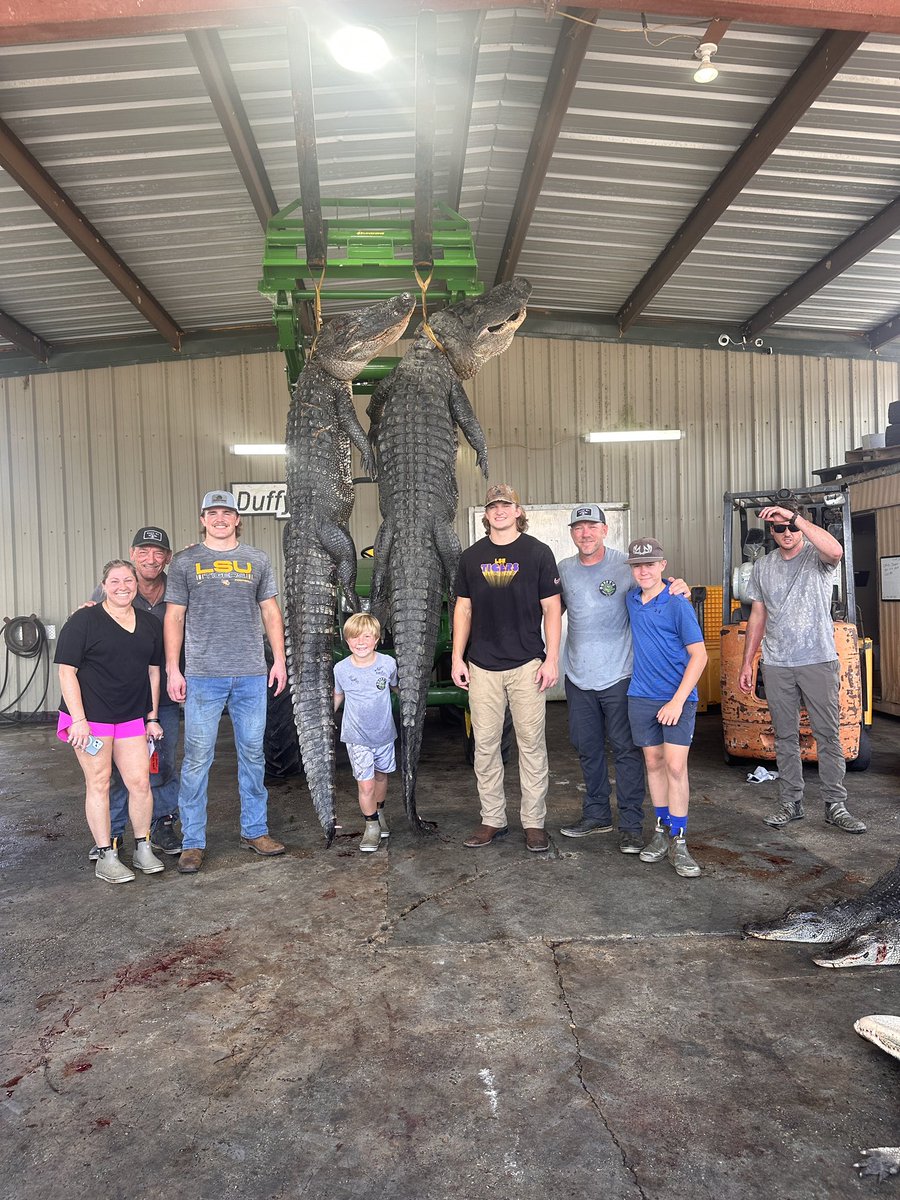 Tractors and LSU Tigers are used for many things in the Louisiana swamps <a href="/SECNetwork/">SEC Network</a> <a href="/1045espn/">104.5 ESPN</a> <a href="/SwampPeople/">Swamp People</a> <a href="/WeAreNILSU/">NILSU</a> 🐊🚜🐊

Whit and West Weeks take on Duffy’s for upcoming NIL deal… Stay tuned 👀