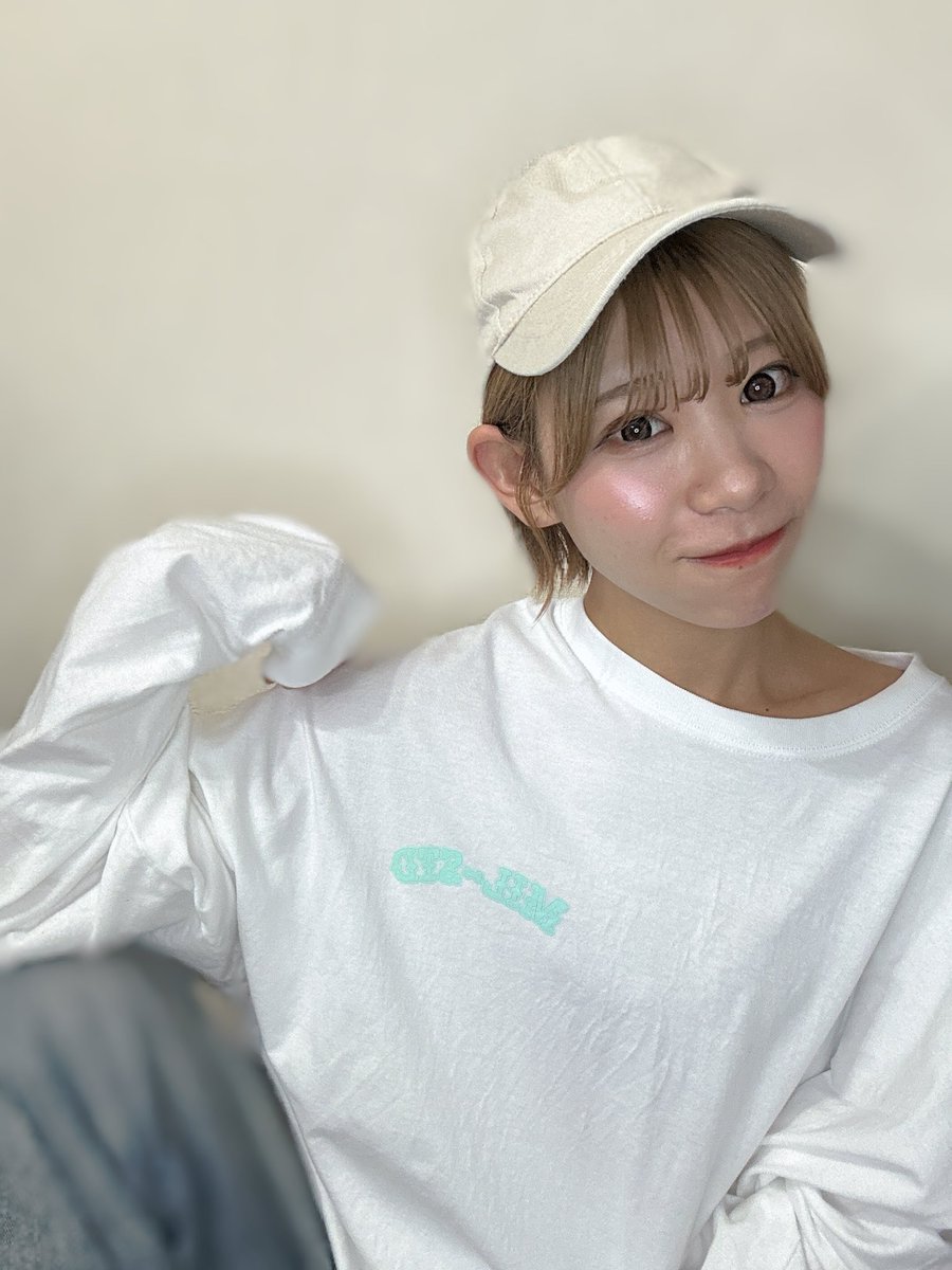 familiar_1122's tweet photo. 秋が来たねえ🍁
#ロンT
#milstd
#ミルスタンダード
#久々の
#外ハネ
#やっと伸びてきた💇♀️
#桜田楓 https://t.co/7GXtfz376X