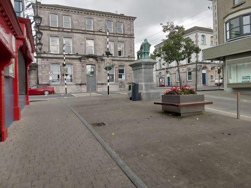 Local Councillors Agree Not To Reinstate Seating At Tipp Town’s Kickham Place dlvr.it/TDZtJh