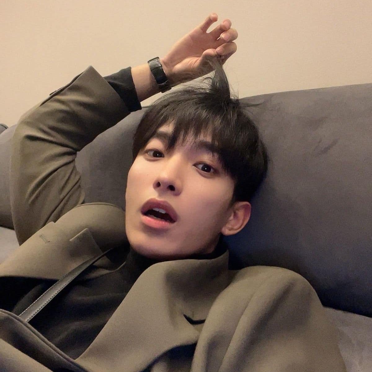 ⠀⠀  ⠀⠀
ꗃ . . . AKIO POSTED .ᐟ
ᵎO9╱23 𓈃 22:28.  

🗯️ Post meeting selfies I took earlier today. Halata bang pagod na agad ako kahit Monday pa lang? 🧌

⠀  ⠀⠀