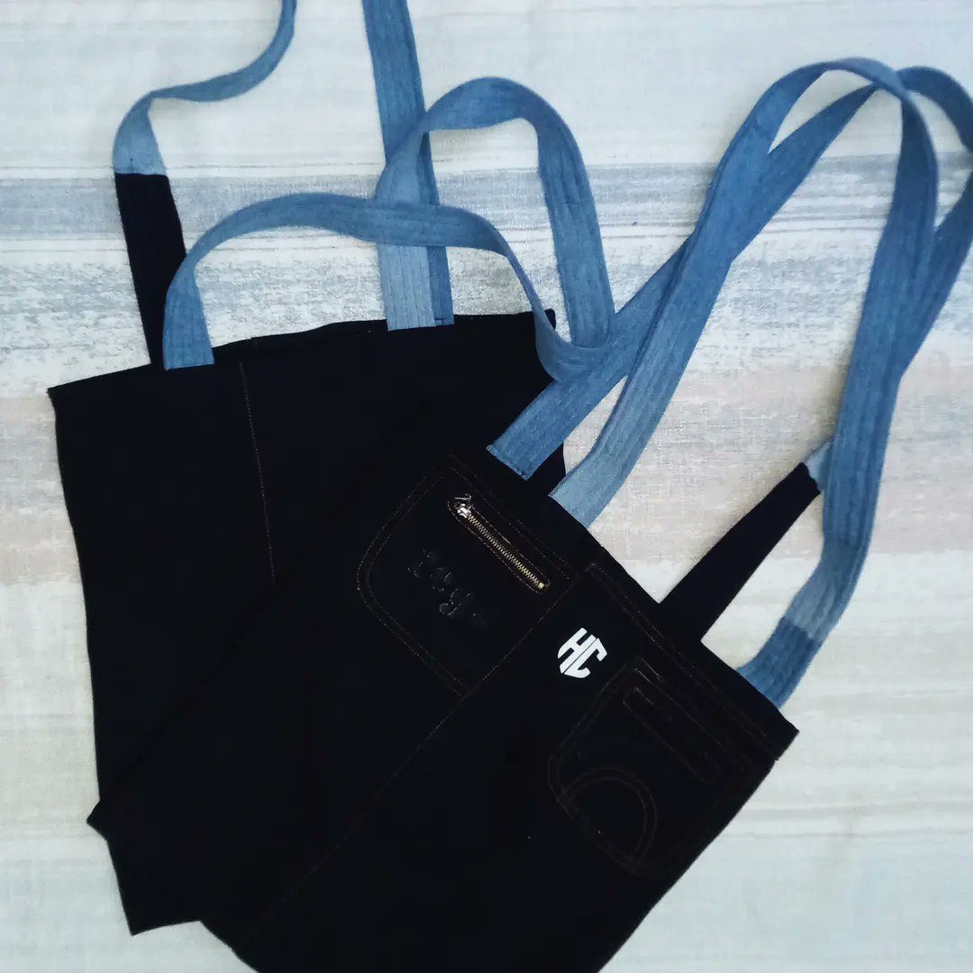 H45_OFFICIAL's tweet photo. HC Bluey Denim Tote bag🛍️ 
Heavy duty 🪨 
Large handles .34"
2 in stock 
Order now!

#reworked #h45 #hv #HC #gowithyourgut🍄 #bgm #bungoma https://t.co/i2cCddTI06