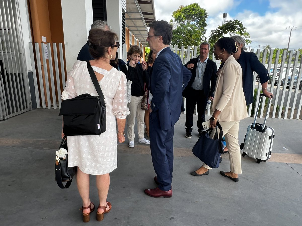 Du 23 au 27 septembre, les inspecteurs, les conseillers pédagogiques et les directeurs d’école de l’ <a href="/acguyane/">Académie de Guyane</a> se réunissent au collège VI à Saint Laurent afin de suivre une formation, animée par la DGESCO, dans le cadre du déploiement du plan lecture.