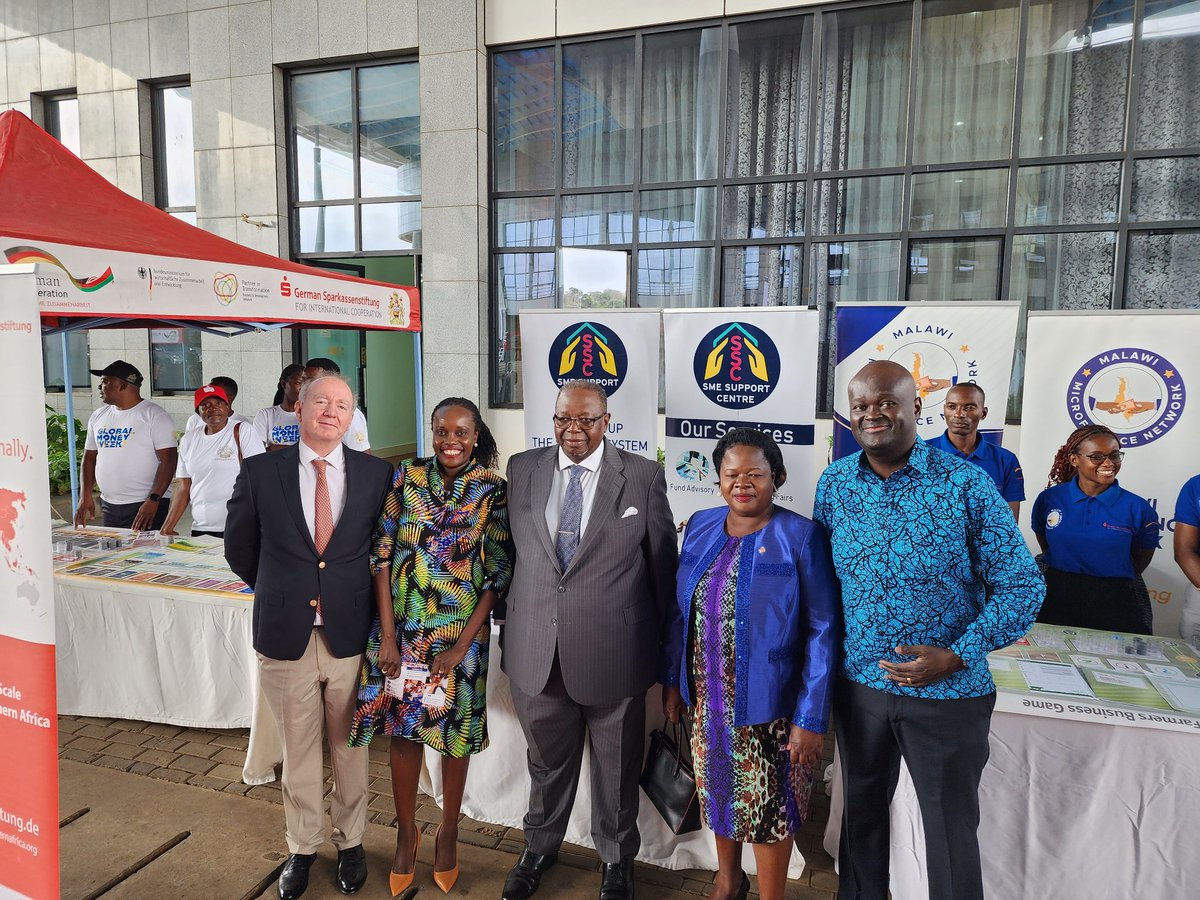 smesupport_ke's tweet photo. @LindaAOnyango @dan_ouma @MalawiGovt @ReserveBankMW @MalawiinKenya @_AfricanUnion @officialPACCI @GIZAfricanUnion @giz_gmbh @jumuiya @COMESABusiness @CouncilSadc @ASSEKnews 🚨 MALAWI RESERVE BANK GOVERNOR ENGAGES SSC AT OUR BOOTH 🚨: We that the @ReserveBankMW Governor, Dr. Wilson T. Banda, and his high-ranking delegation for engaging with @LindaAOnyango @dan_ouma at our booth at the Financial Literacy Strategy Launch in #Lilongwe #Malawi @FinesRbm https://t.co/zKXiCulapD