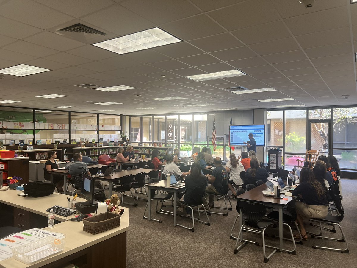 Crysrommuel's tweet image. Our @TomballISD high level, student focused work happening @TISDDPES during 4th G Collab. with The Mark White 🙌🎯@TisdMark #DiggingDeep #FocusedWork #CollaborationCounts @Bailey1Jeffrey @aschindewolf