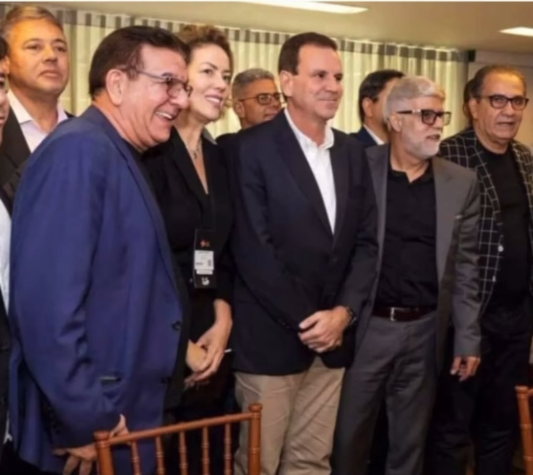 TumultoBR's tweet photo. Vai se phoder Malafaia. Apoiando Paes? https://t.co/0rsjdBf7zk