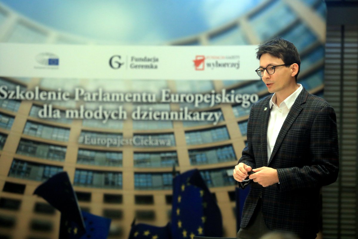 3. Szkolenie PE dla mł. dziennikarzy, realizowane we współpracy z <a href="/gazeta_wyborcza/">Gazeta Wyborcza.pl</a> na zlecenie <a href="/Europarl_PL/">Parlament Europejski w Polsce</a>: 25-27.10 w Warszawie 
Zgłoszenia do 29.09!
Więcej informacji: 3. edycja Szkolenia PE dla młodych dziennikarzy (geremek.pl)

fot. J. Marczewski/Wyborcza.pl