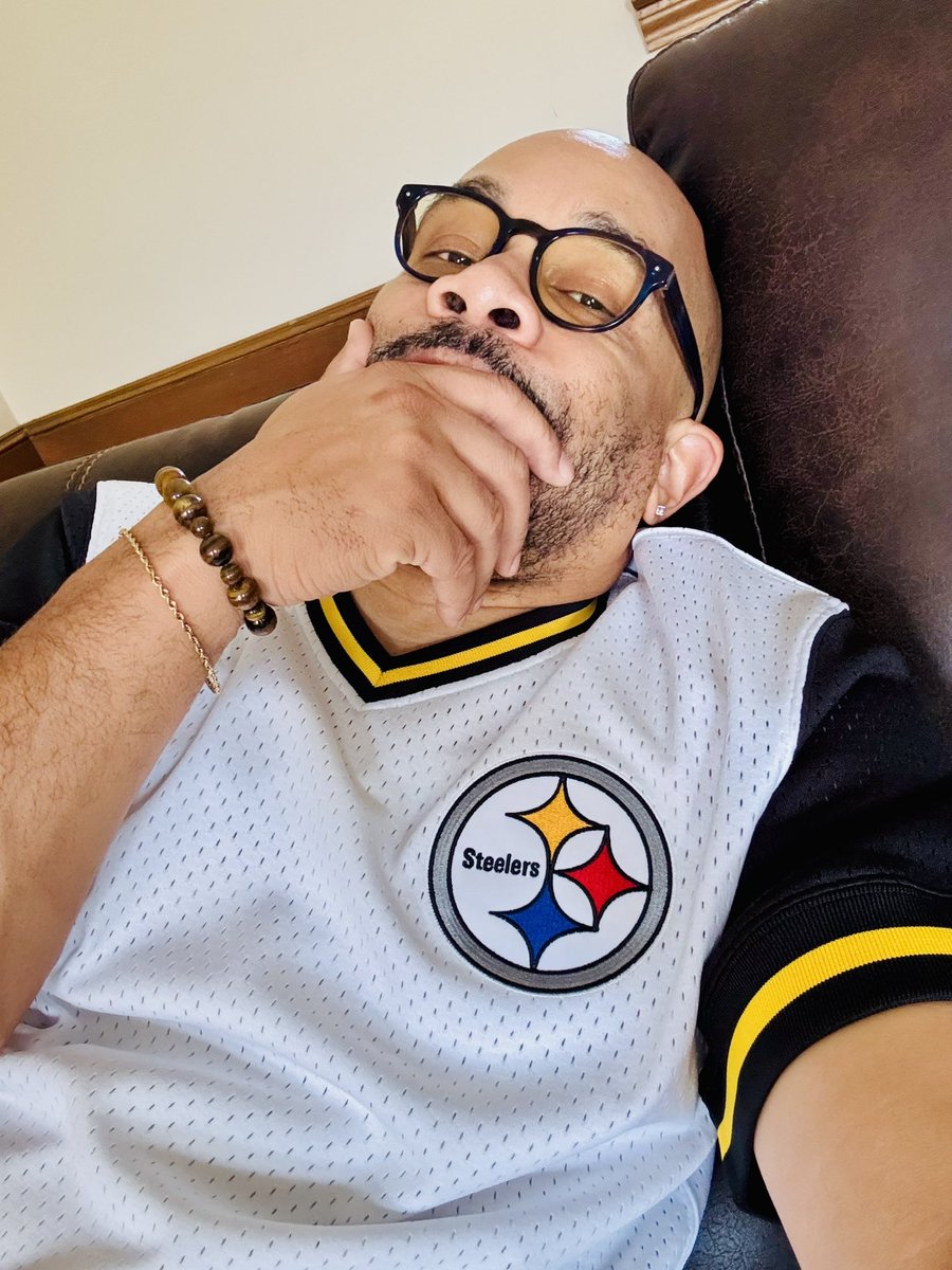 3-0 feels pretty dog gone good! 🖤💛#HereWeGo